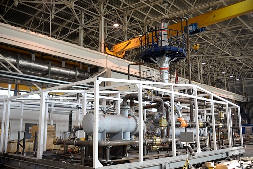 ОМК начала производство первых в России установок, которые позволят оптимизировать использование попутного нефтяного газа